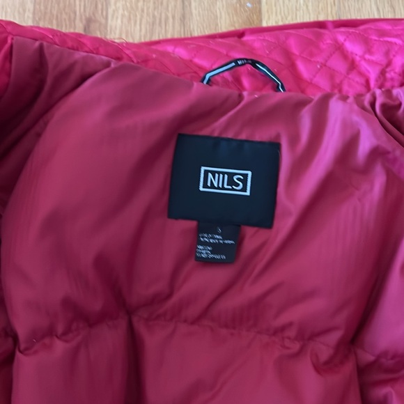 VGUC down women’s ski coat. Red quilted. So warm! - Picture 9 of 10